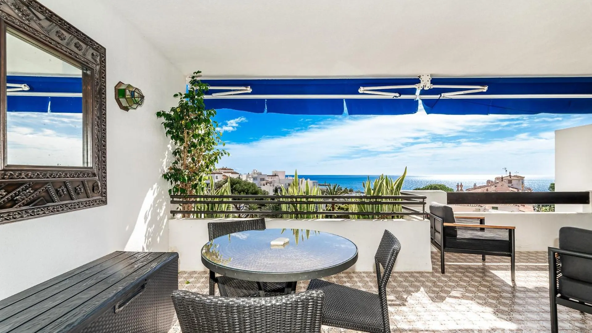 マルベーリャPanoramic Views Medina Gardens Banusアパートメント アパート